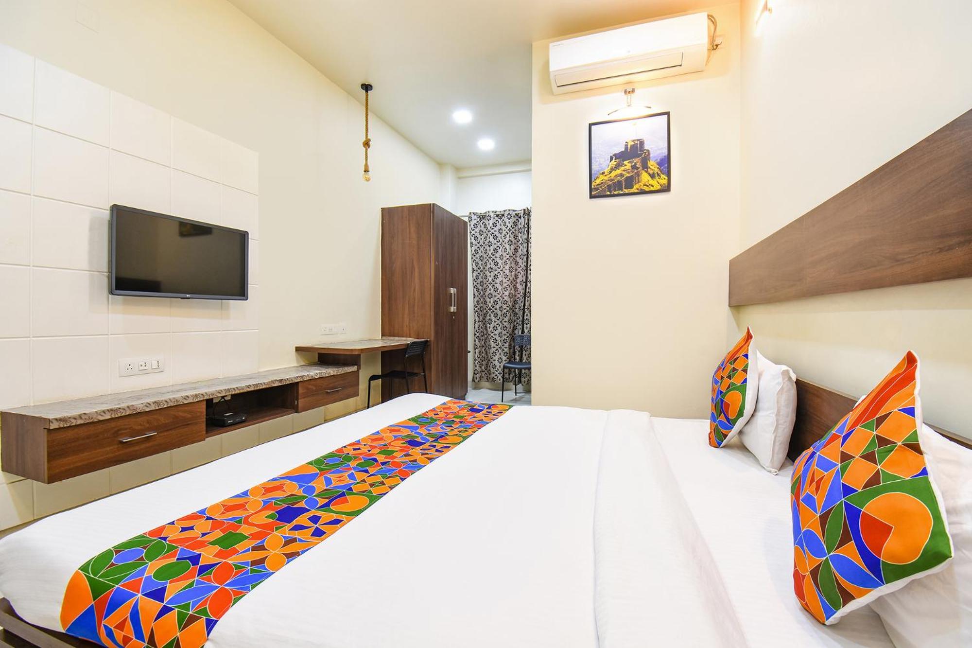Fabhotel Royal Suits - Nr Mahadji Shinde Chhatri Mundhwa Exterior foto