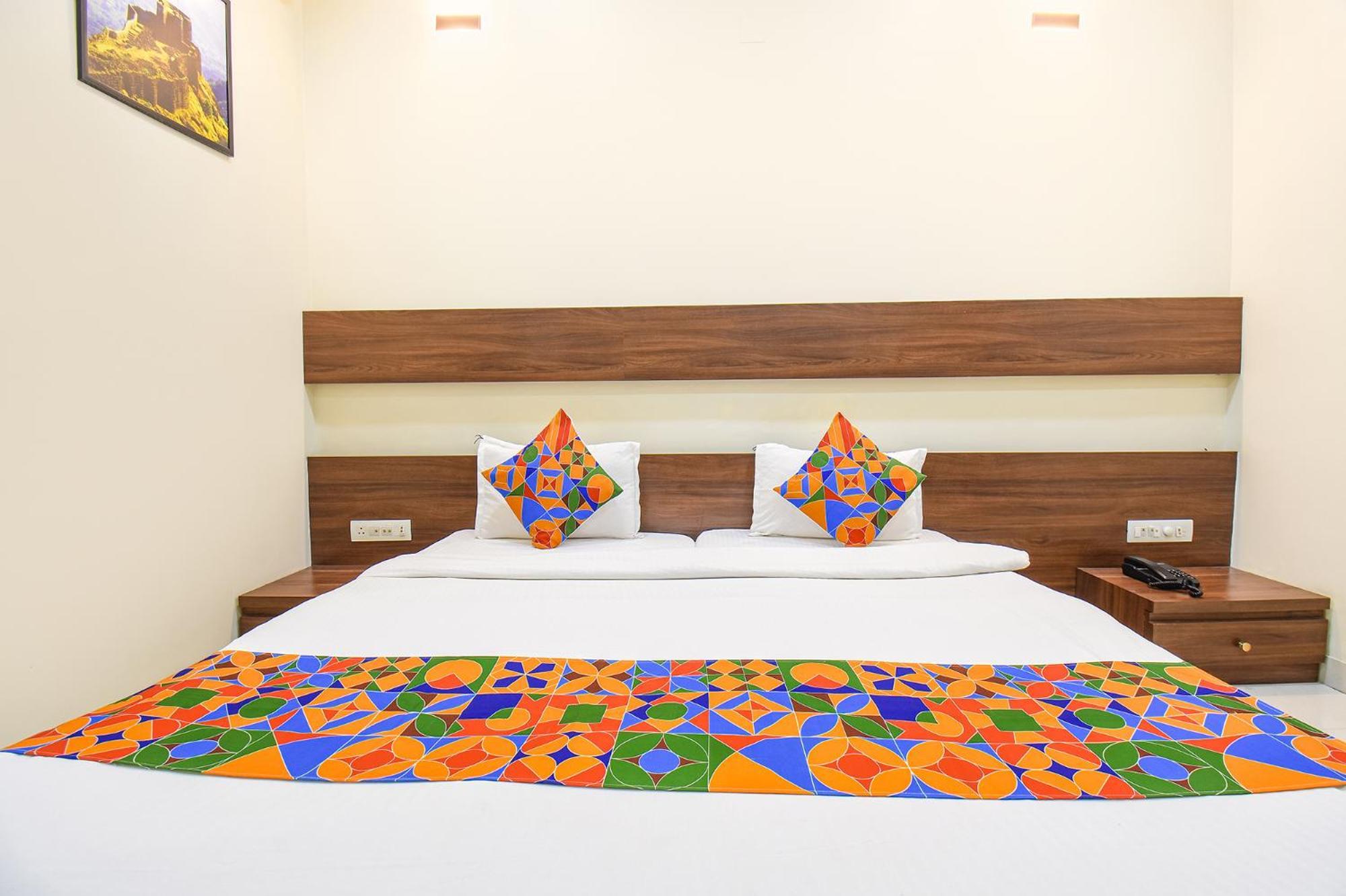 Fabhotel Royal Suits - Nr Mahadji Shinde Chhatri Mundhwa Exterior foto