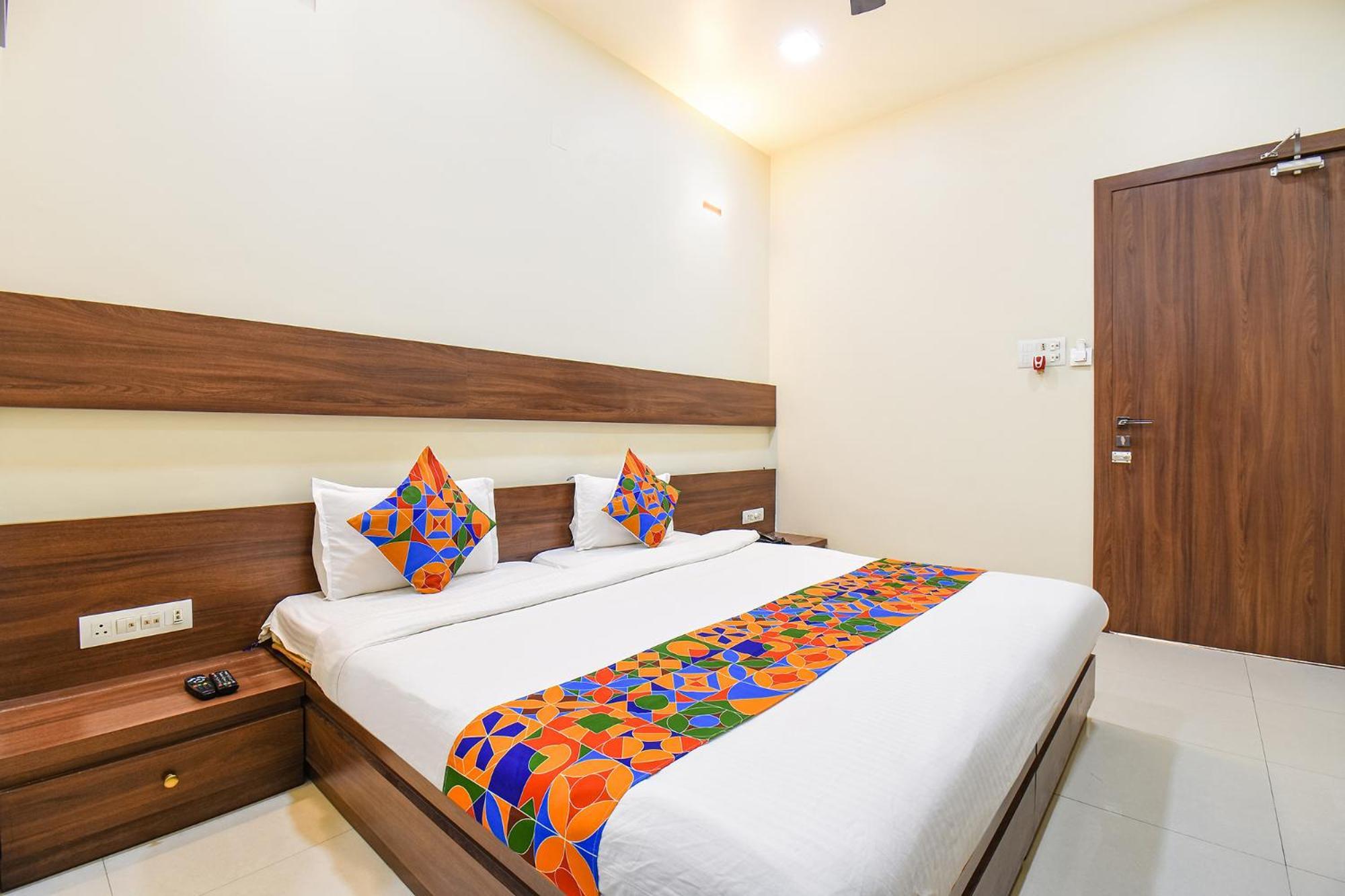 Fabhotel Royal Suits - Nr Mahadji Shinde Chhatri Mundhwa Exterior foto