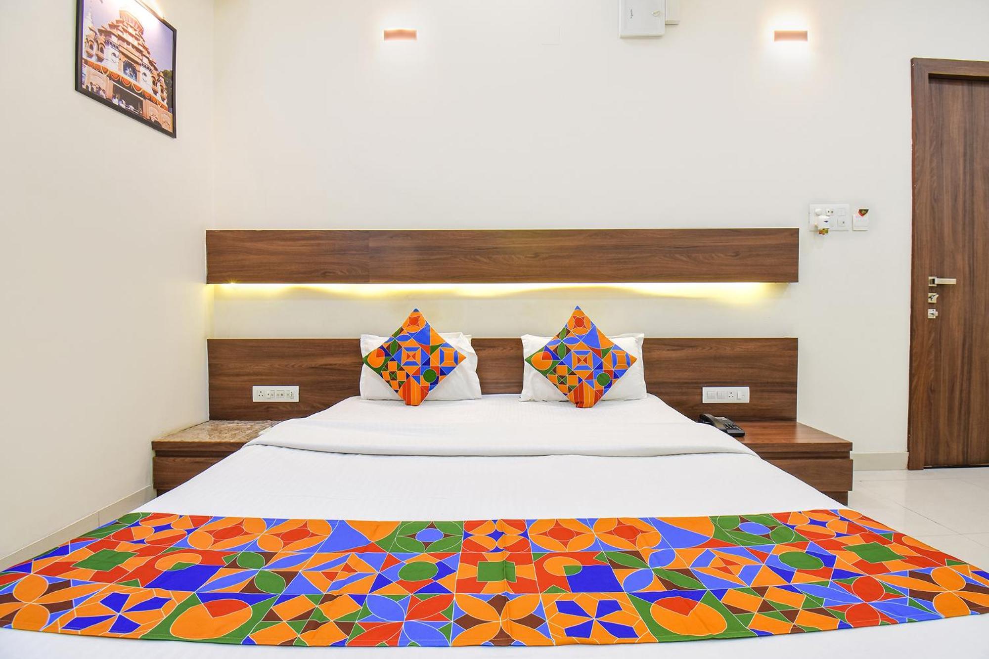 Fabhotel Royal Suits - Nr Mahadji Shinde Chhatri Mundhwa Exterior foto