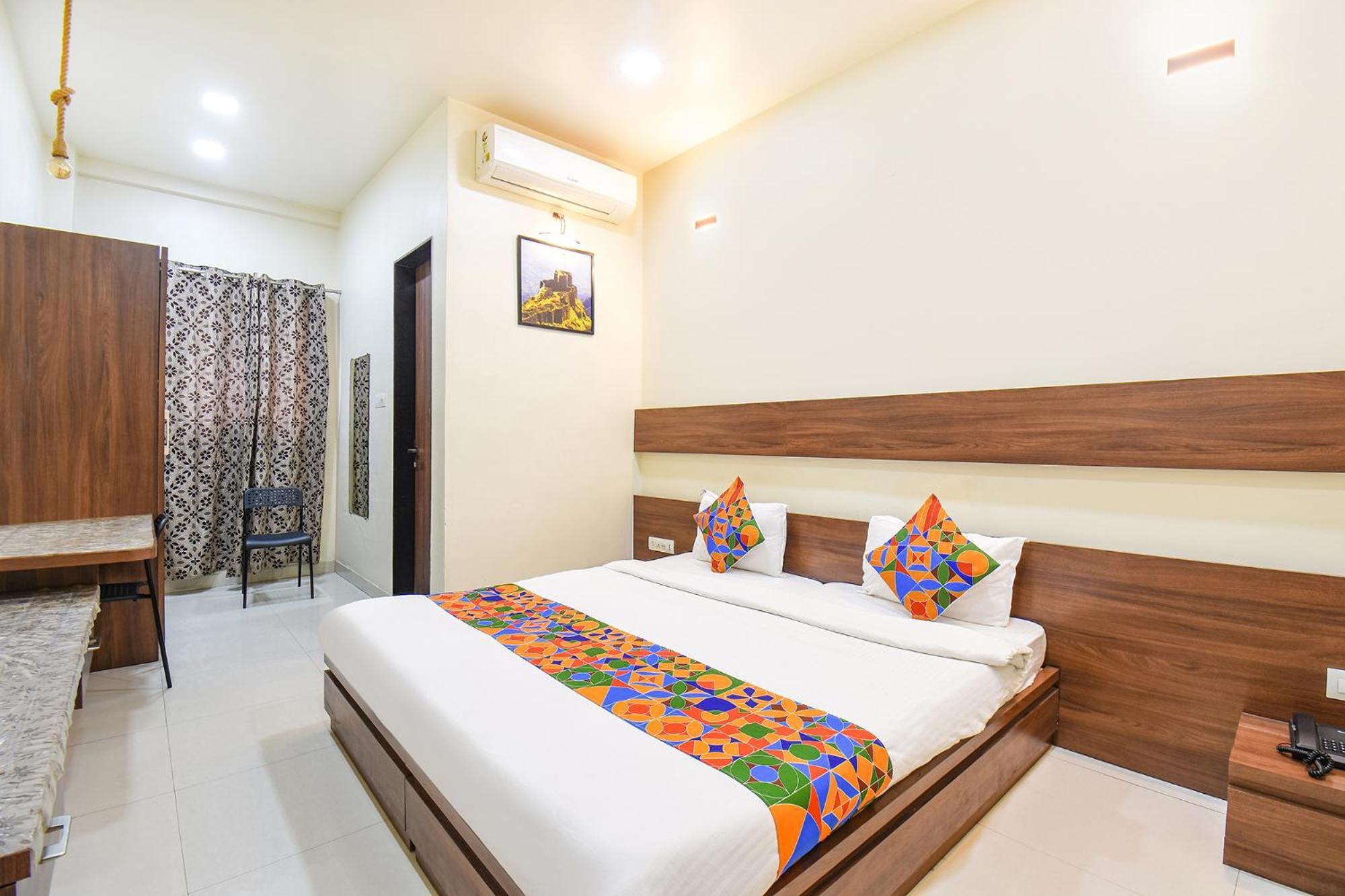 Fabhotel Royal Suits - Nr Mahadji Shinde Chhatri Mundhwa Exterior foto