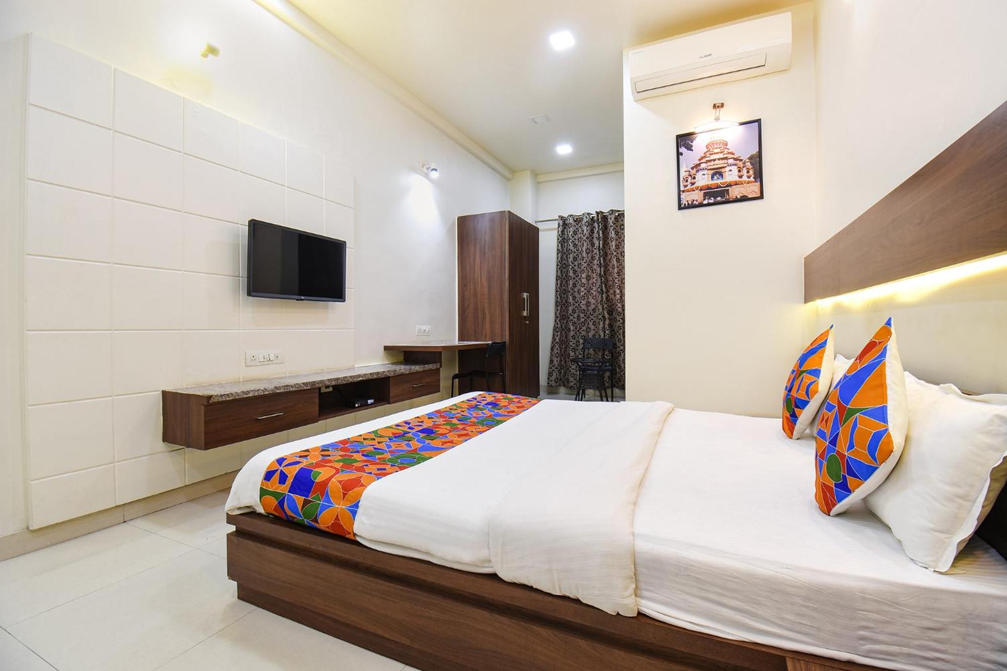 Fabhotel Royal Suits - Nr Mahadji Shinde Chhatri Mundhwa Exterior foto